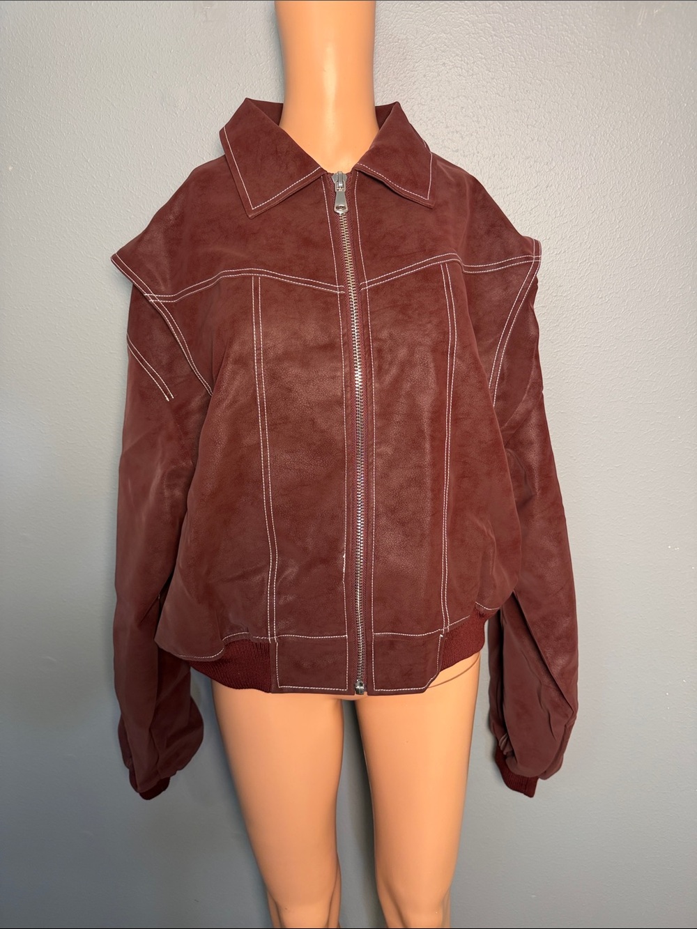 LIONESS Vista Bomber Jacket in Shiraz purple red leather - Picture 3 of 9
